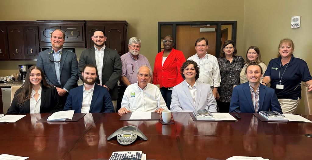 USA engineering students present their senior design project to City of Mobile officials.